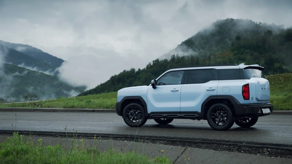 Haval H3 тест-драйв сбоку в статике