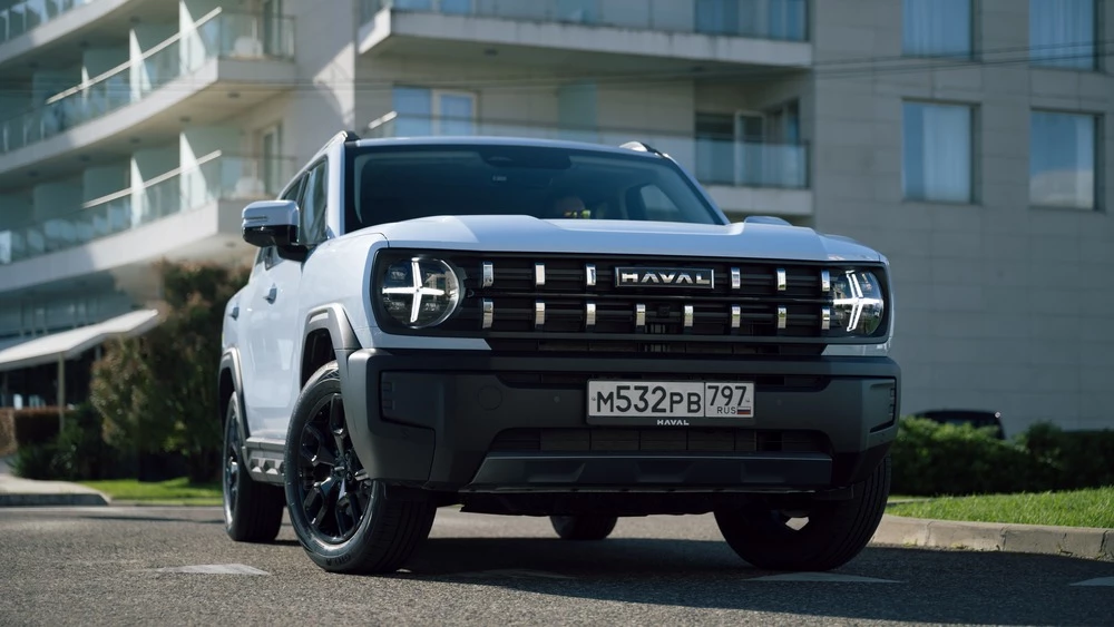 Haval H3 тест-драйв спереди в статике
