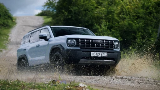 Haval H3 тест-драйв сбоку спереди в динамике полный привод