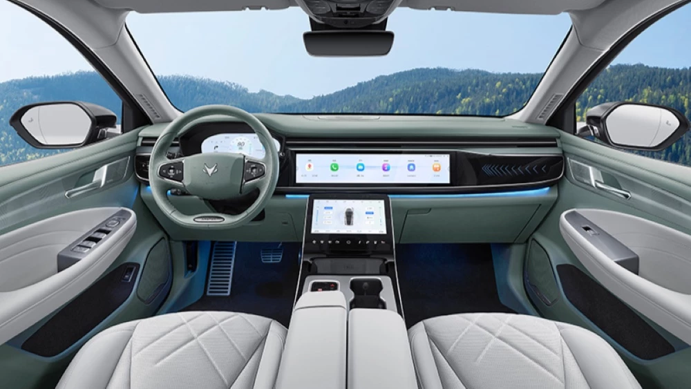 Кроссовер Arcfox Alpha T интерьер официальные изображения