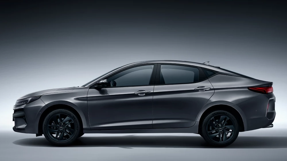 Лифтбек JAC J7 Plus сбоку в Казахстане