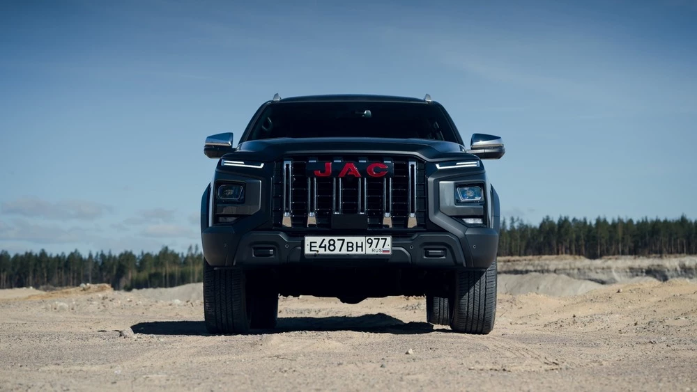 JAC T9 тест спереди