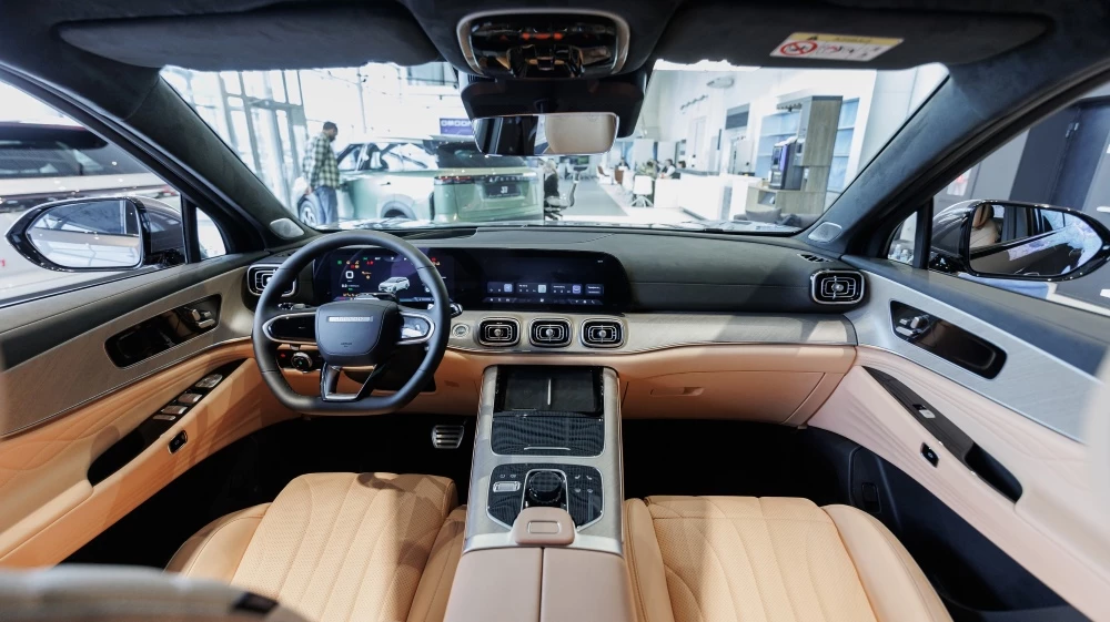 Jaecoo J8 салон интерьер у дилера в автосалоне купить новый Нижегородец