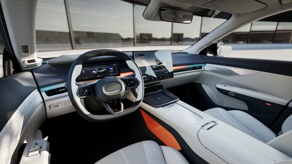 Lynk & Co 07 EM-P салон интерьер