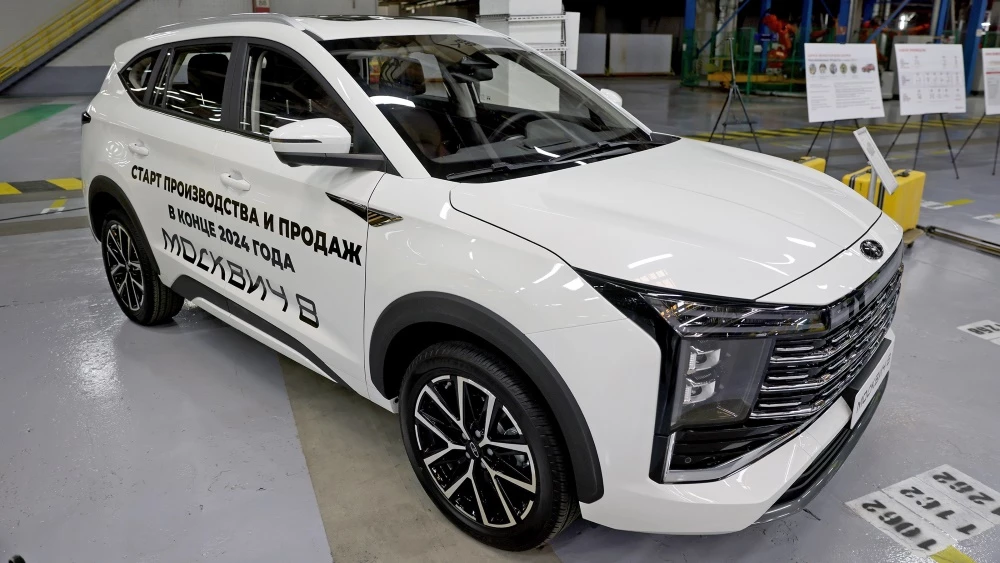 кроссовер Москвич 8 сбоку спереди