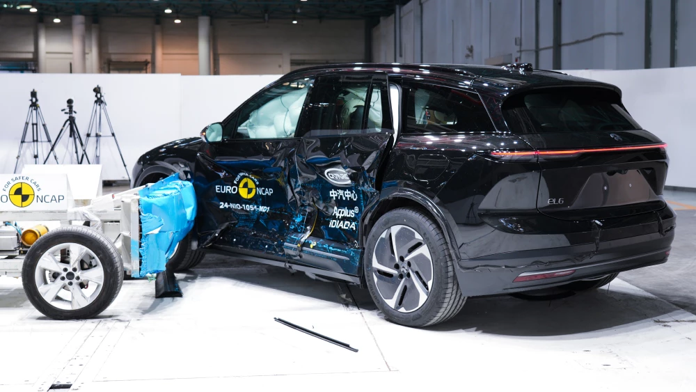 nio el6 es6 черный сбоку сзади после краш тест euro ncap боковой удар