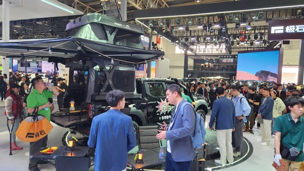 Шоу, которое продолжается. Впечатления репортеров «Китайских автомобилей» от Пекинского автосалона Пекинский автосалон 2024 люди