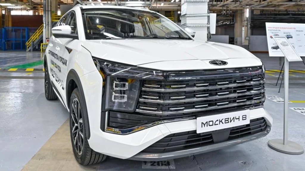 Плюсы и минусы донора «Москвич 8» от реальных владельцев. Отзывы на JAC Sehol X8 Plus кроссовер Москвич 8 сбоку спереди