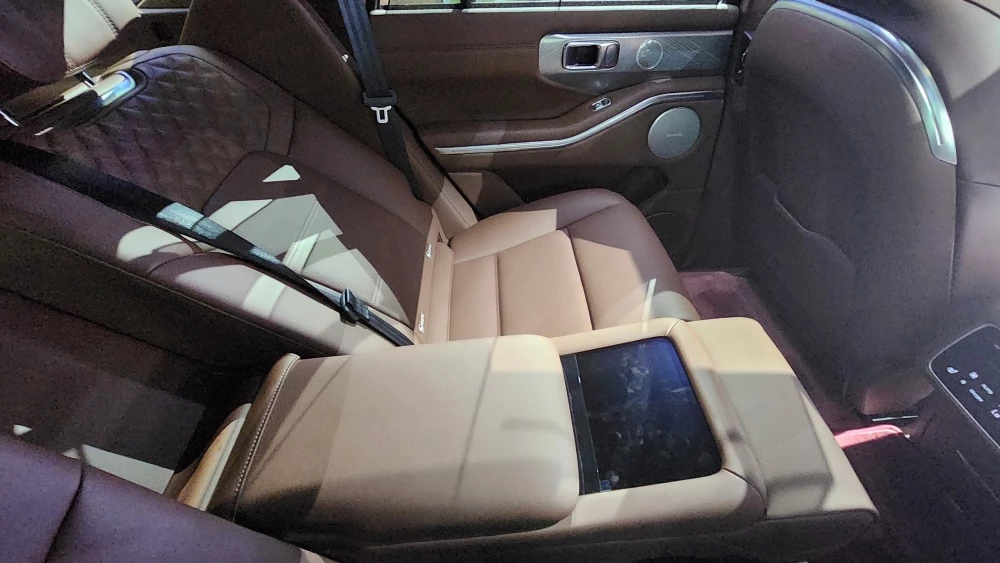 Внедорожник Tank 700 Hi4-T салон интерьер сиденья второй ряд