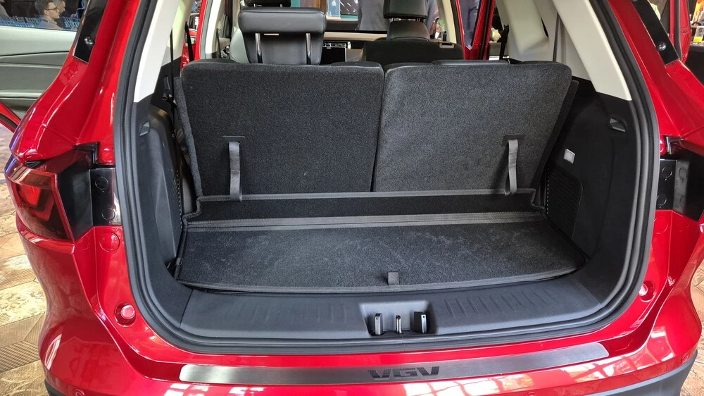 Кроссовер VGV U75 Plus салон интерьер багажник