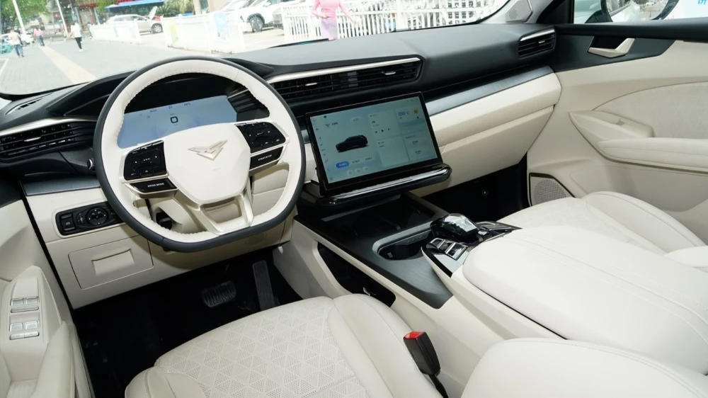 Гибридный кроссовер Kaiyi X7 Kunlun iHD интерьер