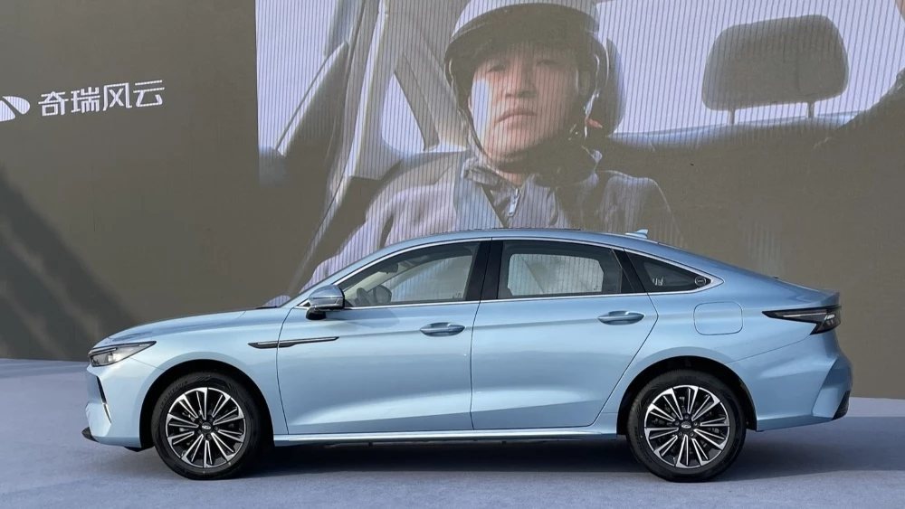 Седан Chery Fulwin A8 сбоку