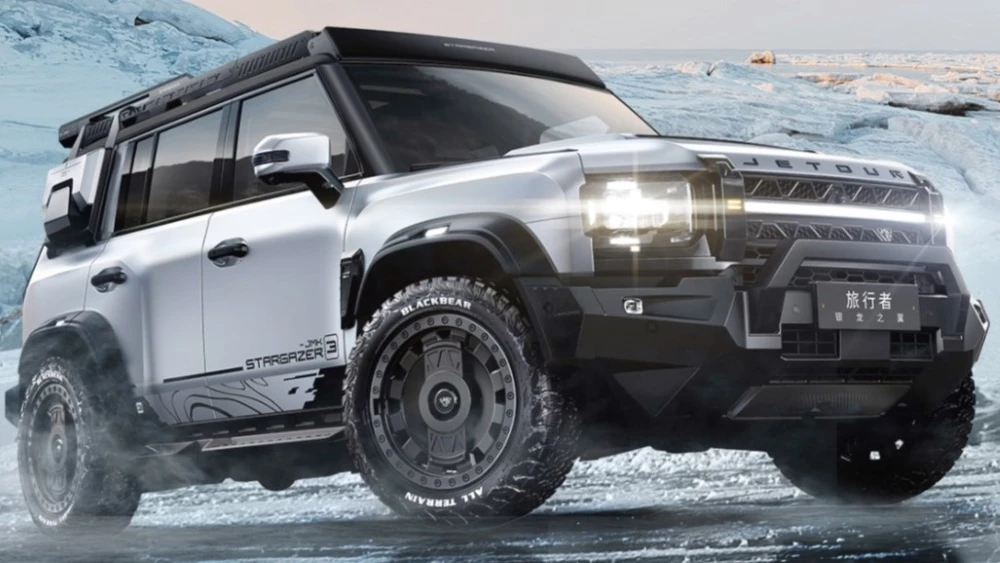 кроссовер Jetour Traveler JMK SDW спереди сбоку