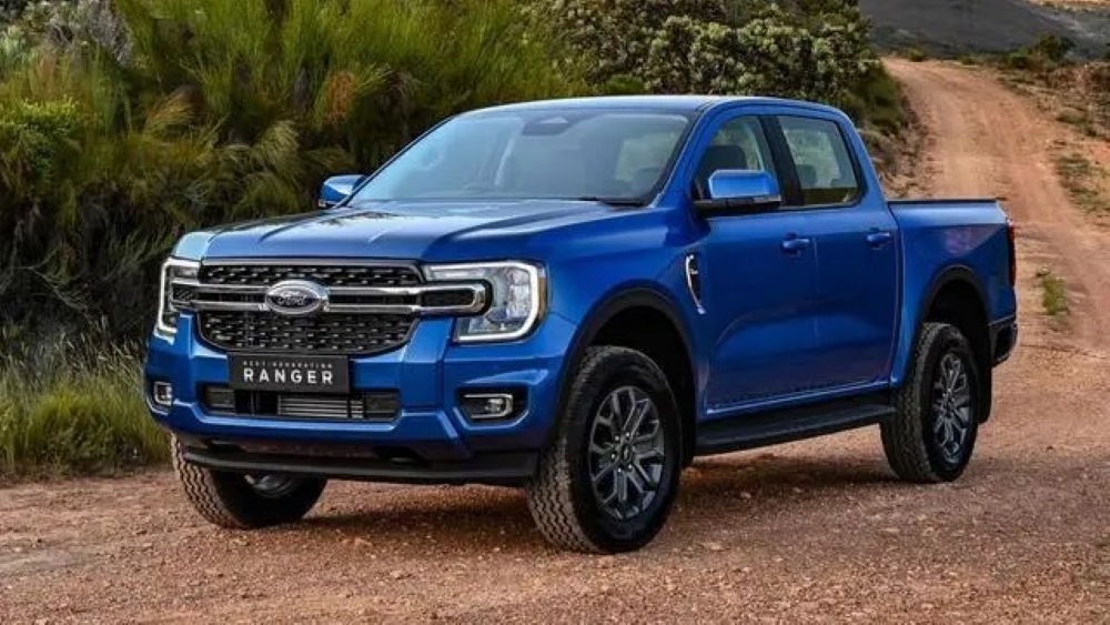 Рамный пикап Ford Ranger сбоку спереди