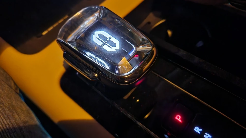 Aito M7 салон интерьер селектор подсветка логотип