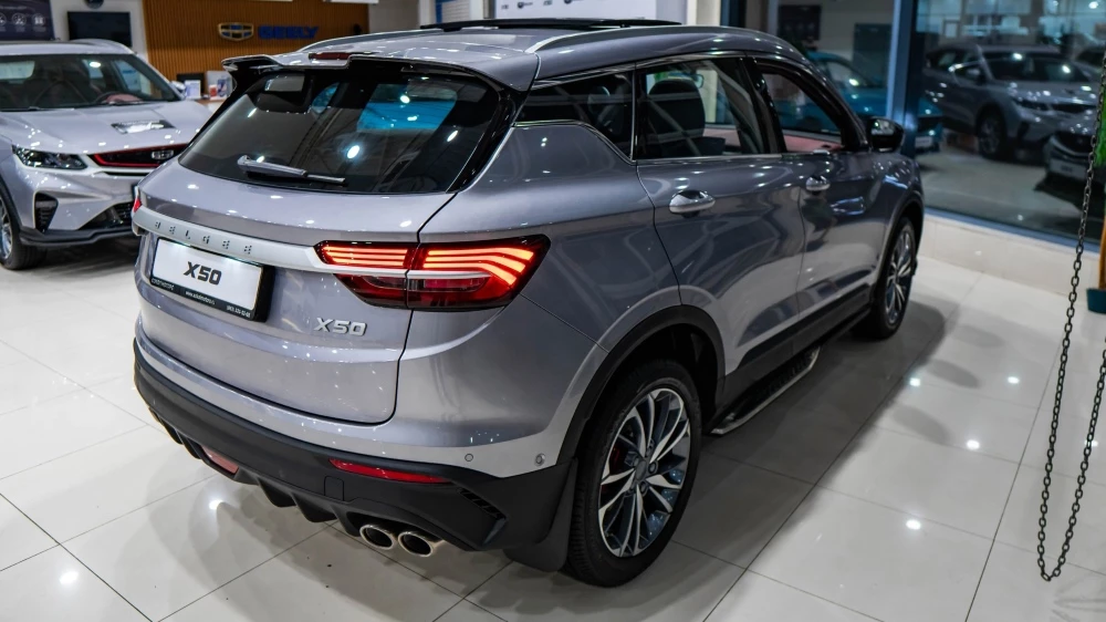 Belgee X50 у дилеров Geely сбоку сзади купить новый ростов сокол-моторс