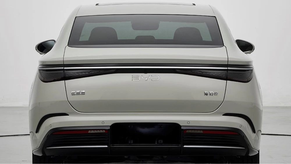 byd seal 07 сзади бежевый