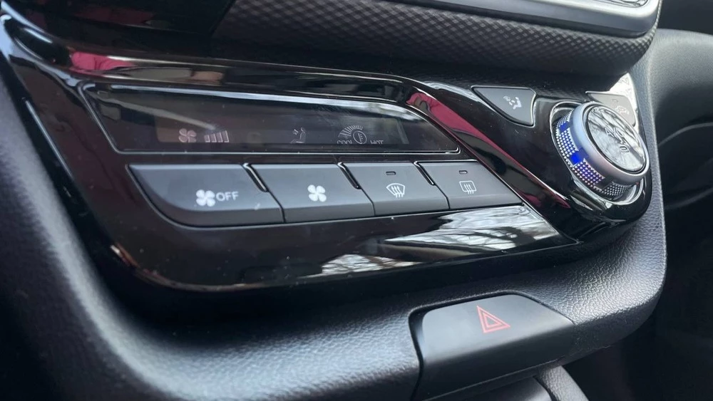 changan alsvin тест в казахстане салон интерьер кондиционер климат управление