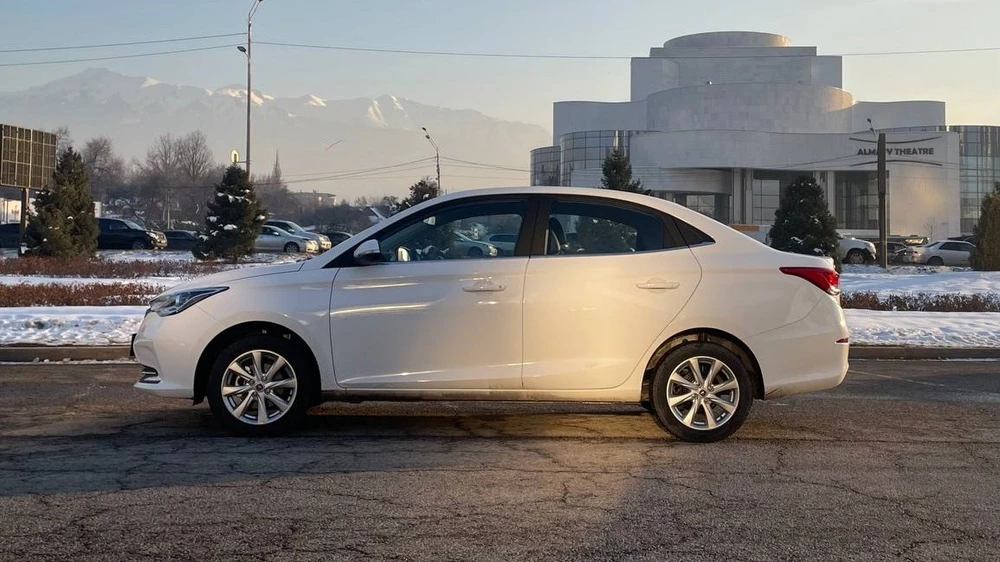 changan alsvin тест в казахстане сбоку