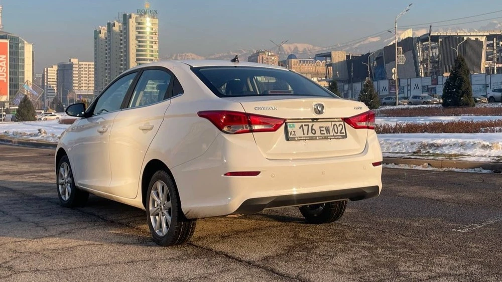 changan alsvin тест в казахстане сбоку сзади
