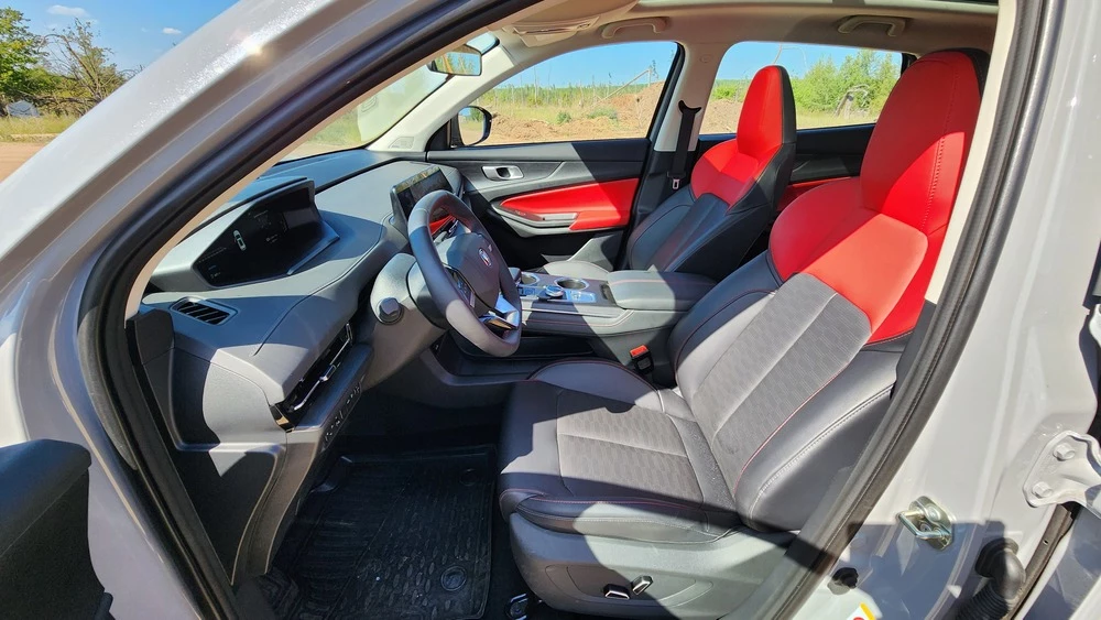 Changan CS55 тест салон интерьер первый ряд сиденья