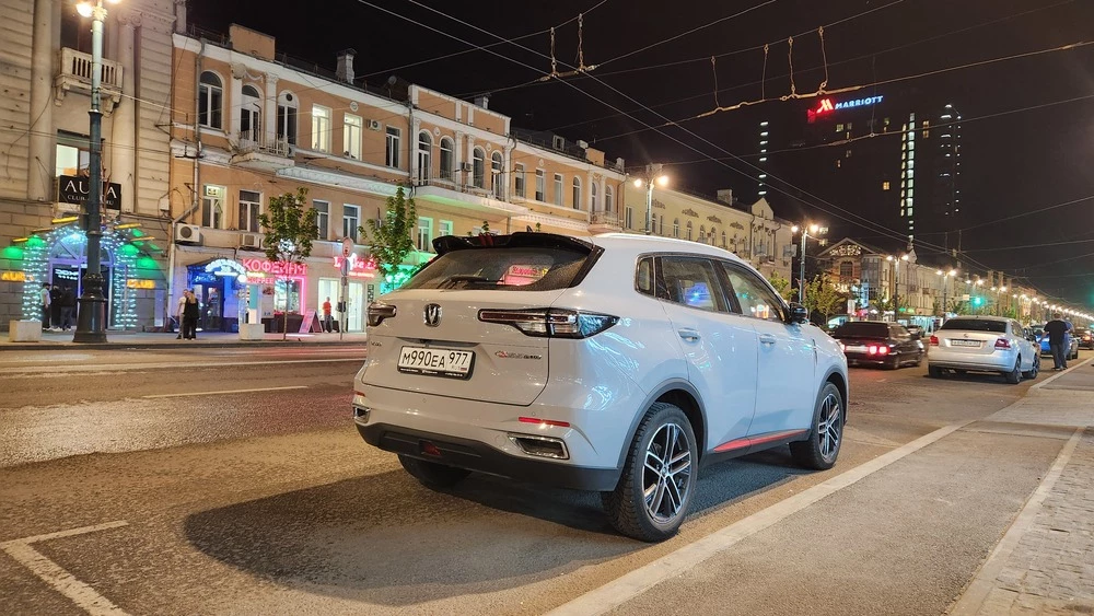 Changan CS55 тест сбоку сзади