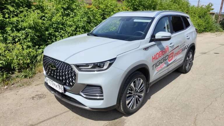 Chery Tiggo 8 Pro Max тест Мишина сбоку спереди