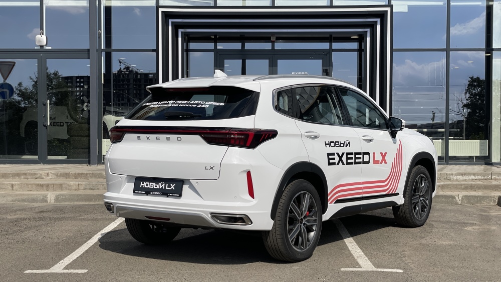 Новый EXEED LX представлен в EXEED-Центре Леон-Авто Север в г. Краснодар сбоку сзади