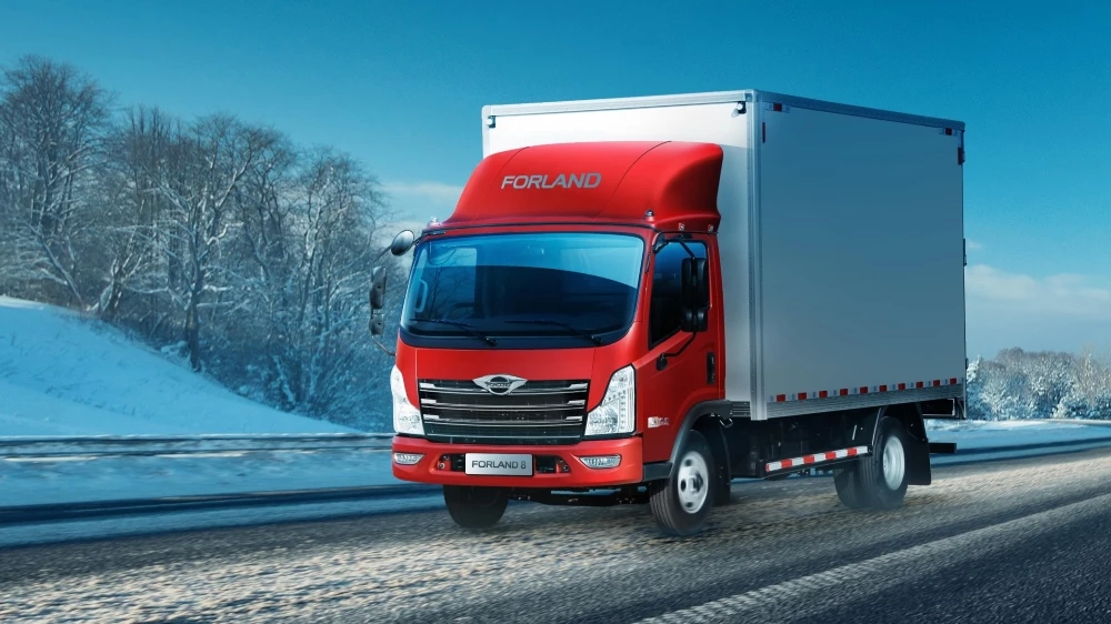 Среднетоннажный грузовик Forland 8 сбоку спереди