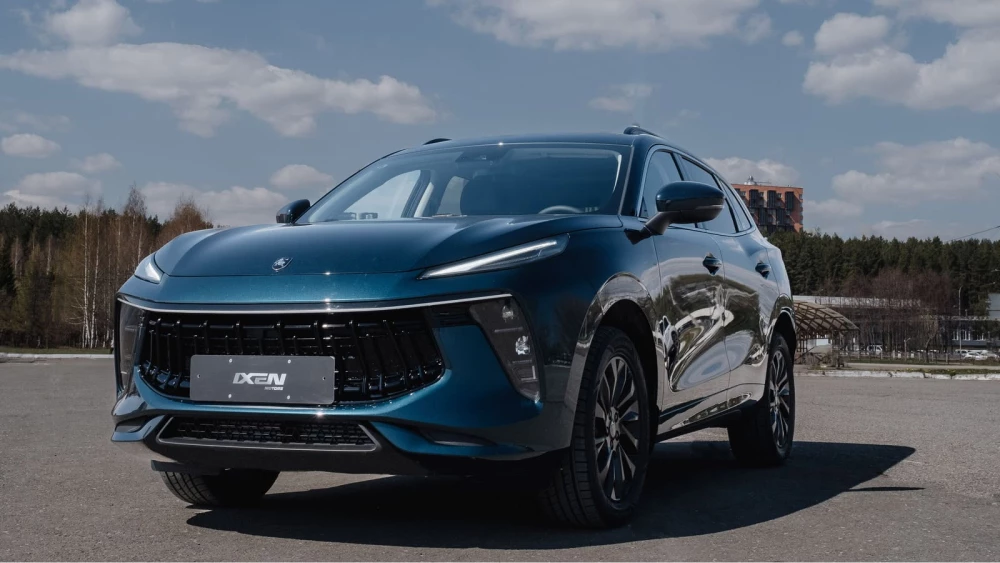 forthing t5 evo сбоку спереди синий