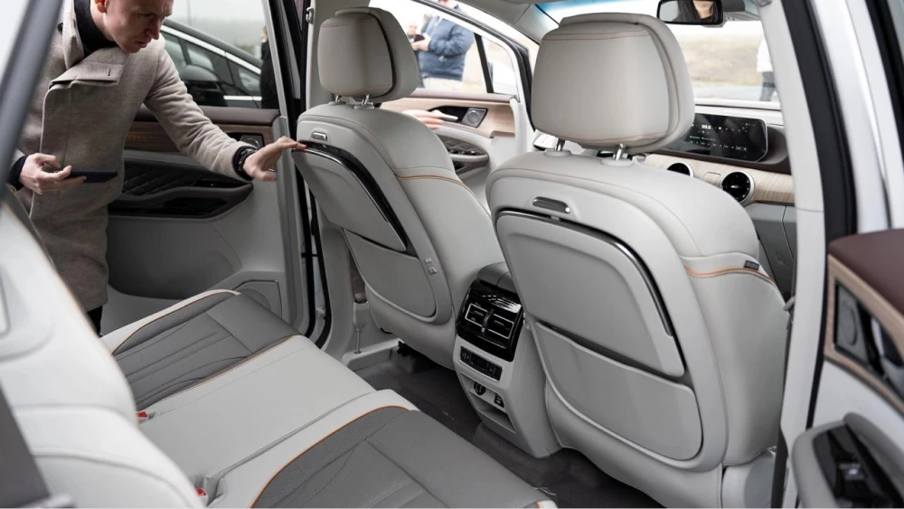 минивэн forthing yacht салон 7 мест