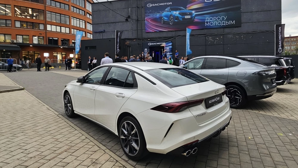 GAC показал в России четыре новые модели. В компании изучают их перспективы новинки GAC 2025 год презентация