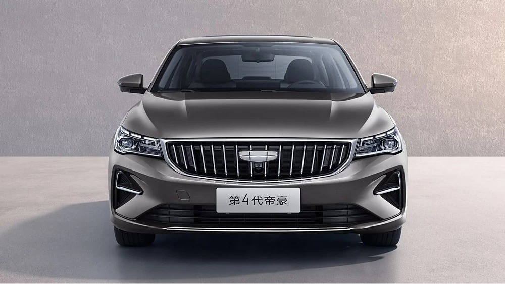 новый обновлённый седан geely emgrand 4 поколение спереди серый