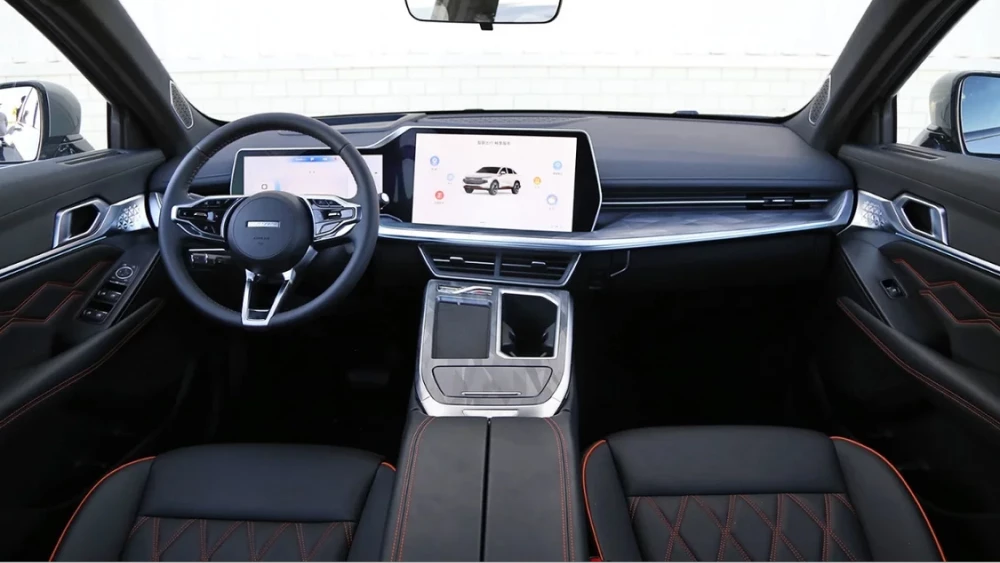 новый кроссовер haval f7 второе поколение haval monster салон черный