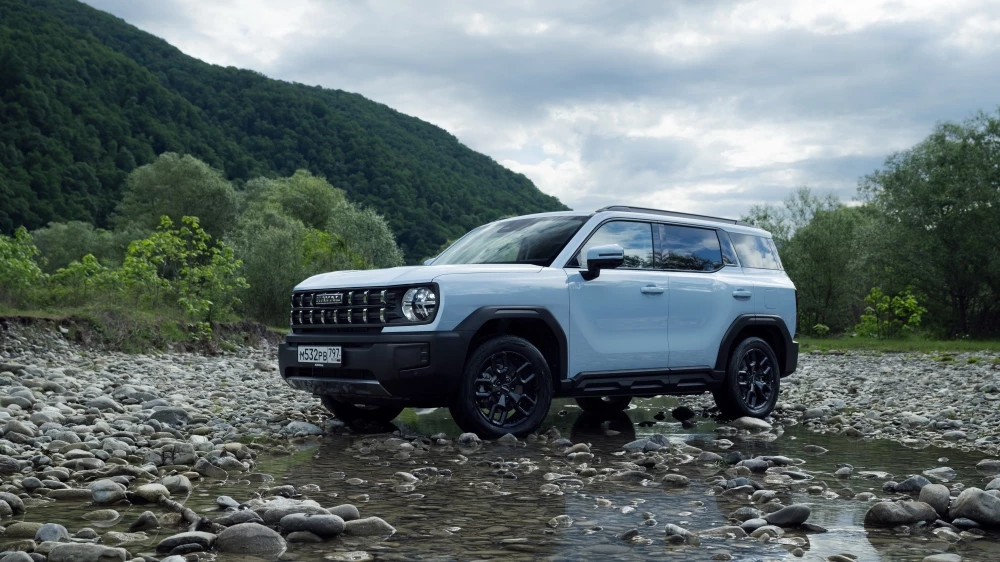 Кроссовер Haval H3 полный привод бездорожье спереди сбоку