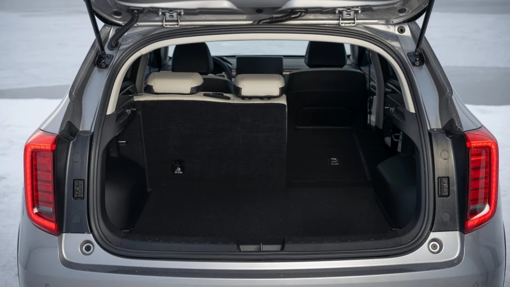 Обновленный кроссовер Haval Jolion салон интерьер багажник