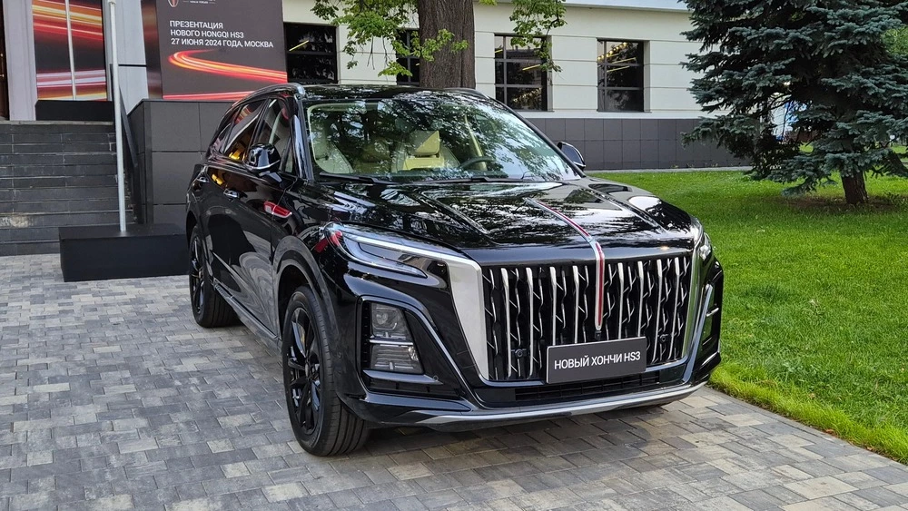 Hongqi HS3 спереди