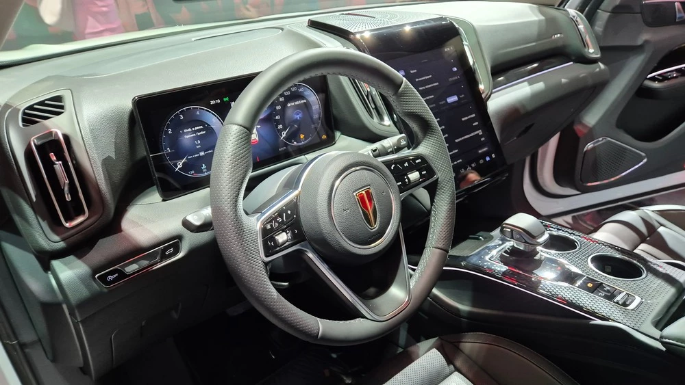 Hongqi HS3 салон интерьер