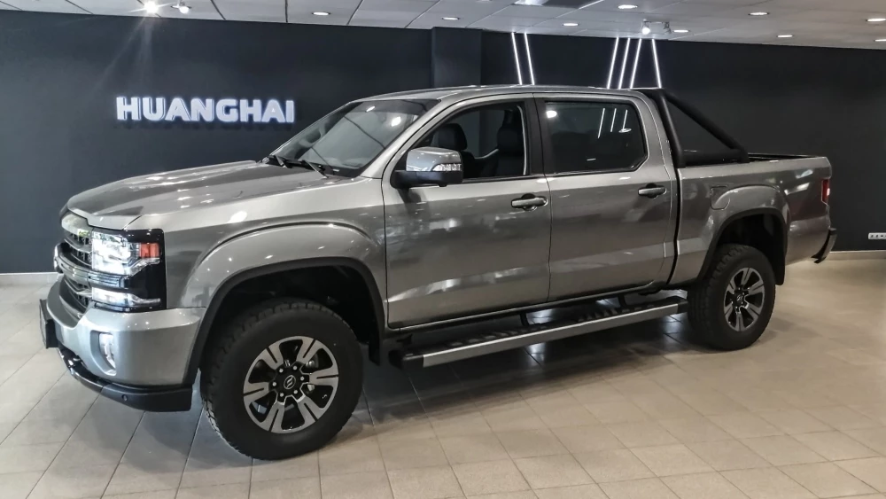 Пикап Huanghai N7 обухов сбоку спереди