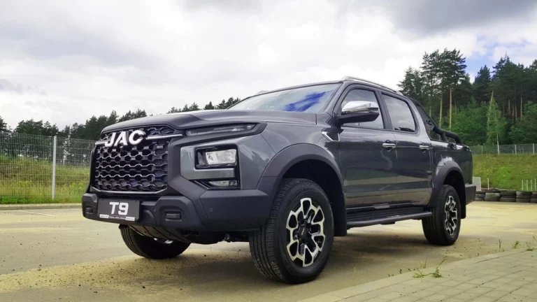 JAC T9 дизельный в Беларуси тест спереди сбоку