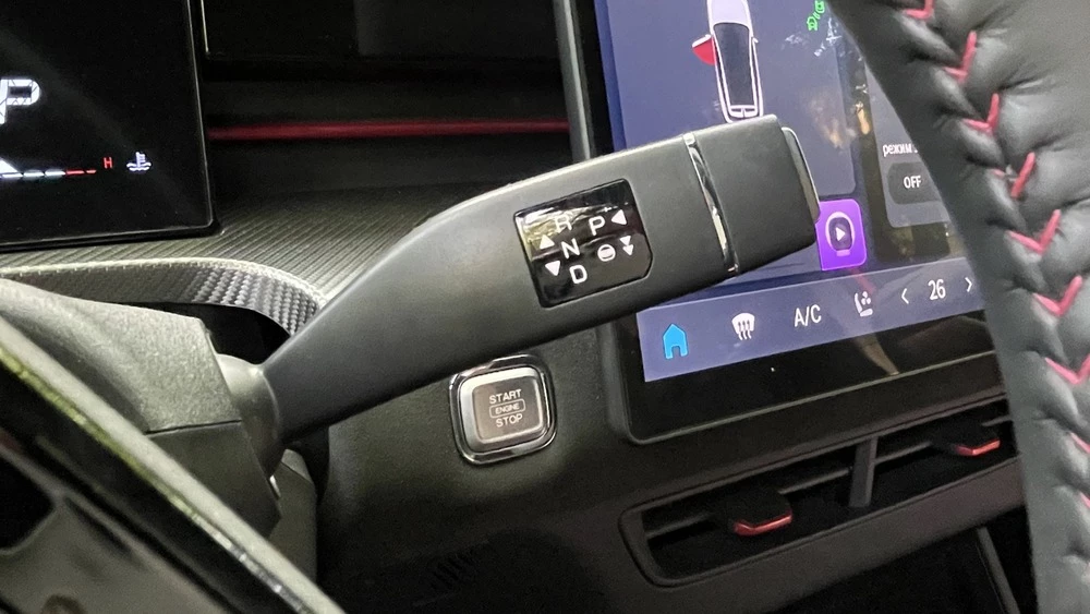 Jetour Dashing в Казахстане тест-драйв салон интерьер рычажок подрулевой коробка передач