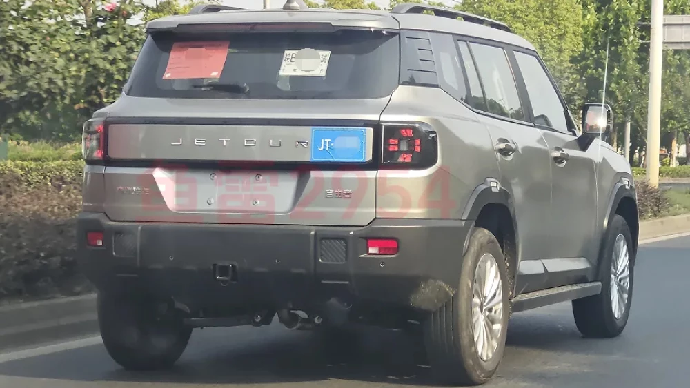 jetour t1 сбоку сади серебряный шпионские снимки