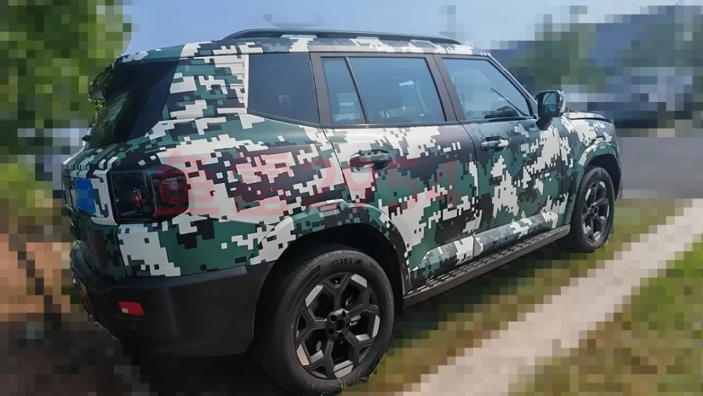 jetour t1 кроссовер сбоку сзади камуфляж шпионские снимки