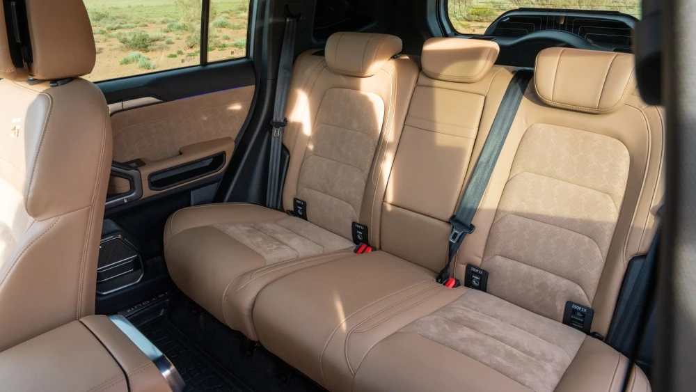 Jetour T2 салон интерьер сиденья второй ряд