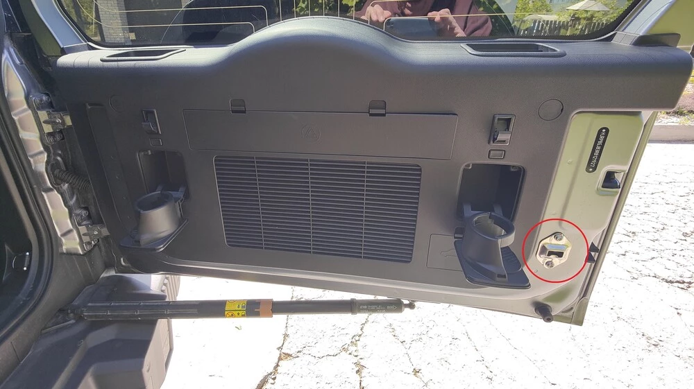 Jetour T2 задняя дверь изнутри тест Мишина