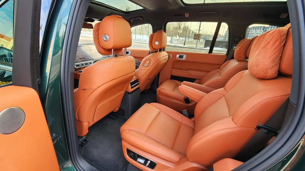 Lixiang Li L9 салон интерьер сиденья второй ряд