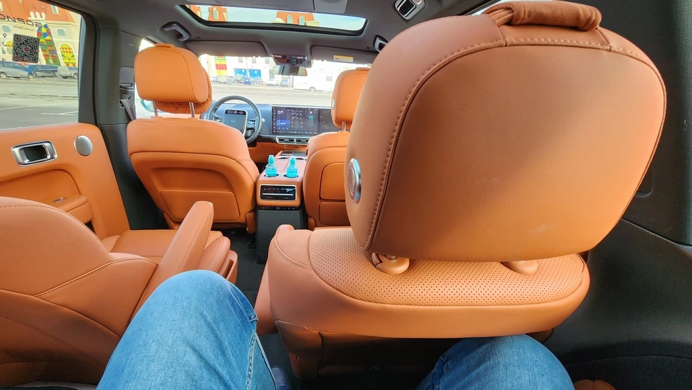 Lixiang Li L9 салон интерьер сиденья третий ряд