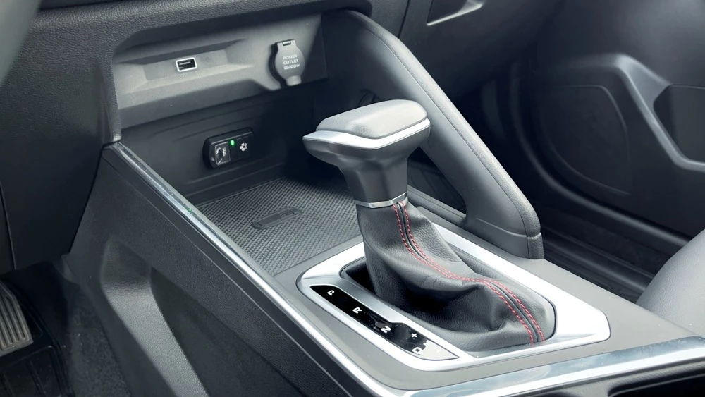 Livan X3 Pro тест салон интерьер тоннель селектор вариатора