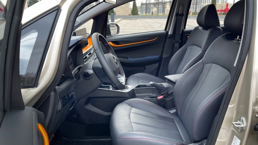 Livan X3 Pro тест салон интерьер сиденья первый ряд