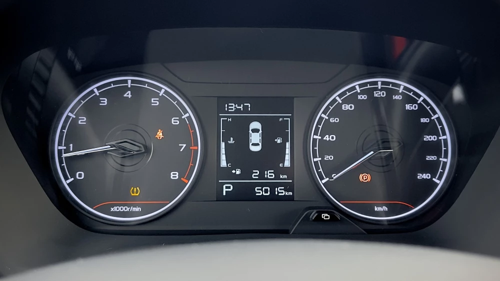 Livan X3 Pro тест салон интерьер приборная панель